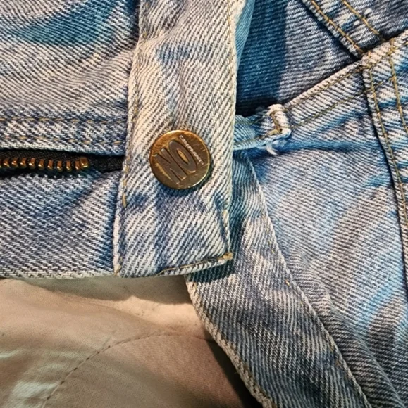 VINTAGE 90'S Denim Shorts - Picture 14 of 17